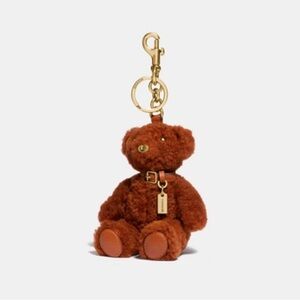 BEAR BAG CHARM IN ORANGE/BROWN IN BRASS/GINGER